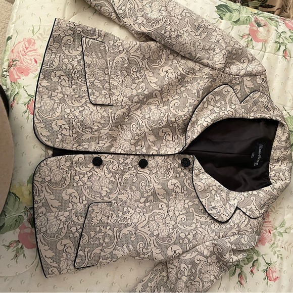 Jacket - Picture 2 of 4